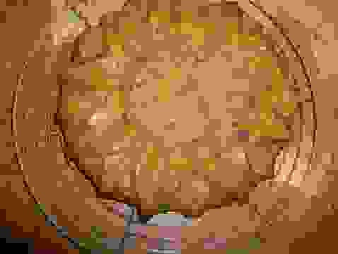 Gâteau aux carottes, raisins et noisettes