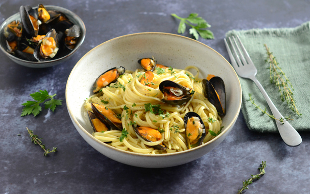 Linguine aux moules et au vin blanc