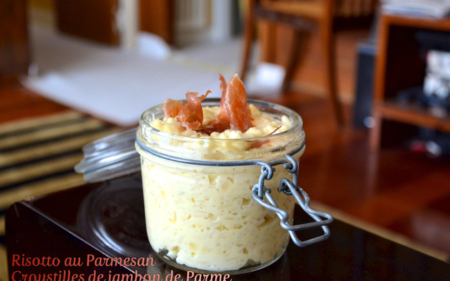 Risotto au parmesan et croustilles de jambon de Parme