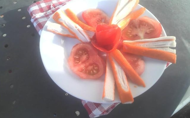 Salade de tomate au surimi