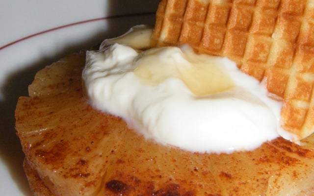 Ananas rôti à la vanille et au gingembre