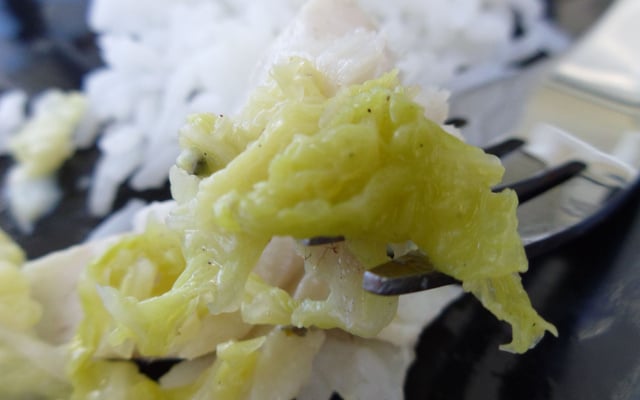 Dos de lieu noir poché au lait de coco et chou vanillé