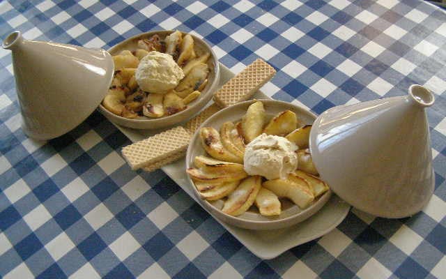 Tajine de pommes avec glace à la vanille