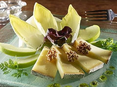 Salade montagnarde à la tomme de savoie