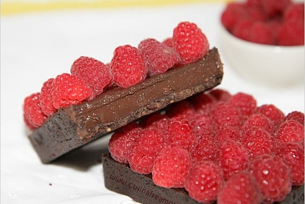 Tarte à la crème chocolat et aux framboises