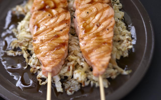 Plancha de Saumon écossais Label Rouge caramélisé, croquant de chou chinois