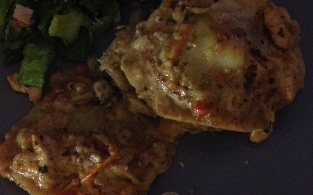 Raviolis au poulet et au fromage de brebis, sauce aux fleurs d'ail des ours