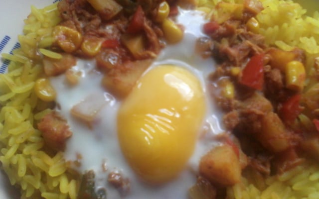 Riz à la façon d'Ojja au thon et aux petit légumes