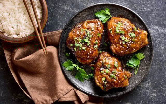 Cuisses de poulet au miel et au sésame