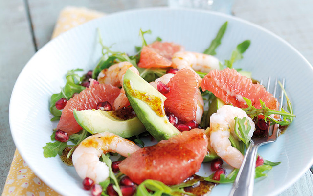 Salade d'avocat Hass du Pérou, pamplemousse grenade et crevettes
