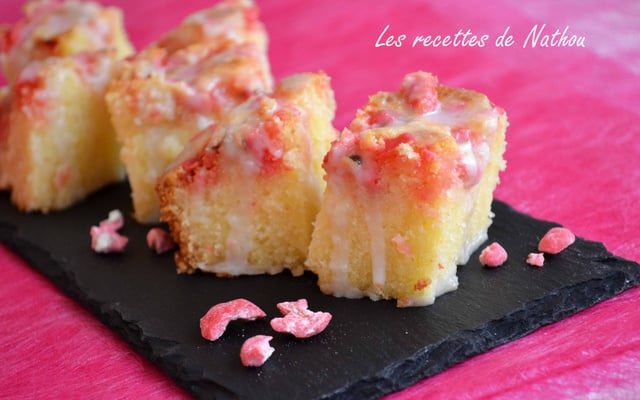 Brownies au chocolat blanc et pralines roses