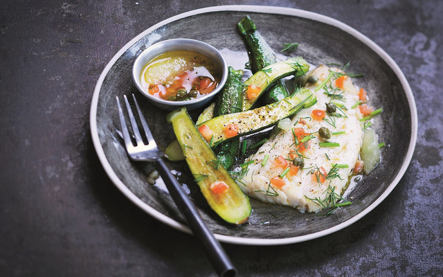 Courgettes rôties, merlan et sauce vierge