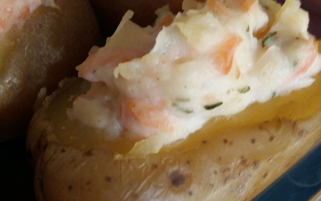 Pommes de terre farcies au saumon fumé