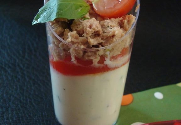 Verrine apéritive à la faisselle et au thon