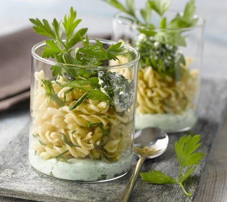 Torsades bio sur coulis basilic et persil