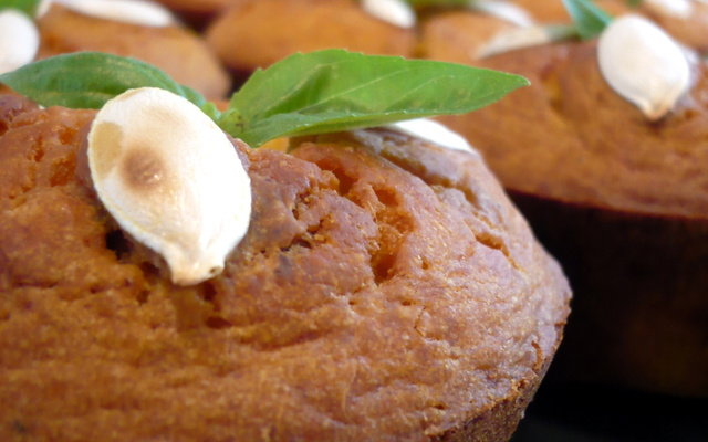 Muffins au potiron et noisettes croquantes au cœur de mozzarella