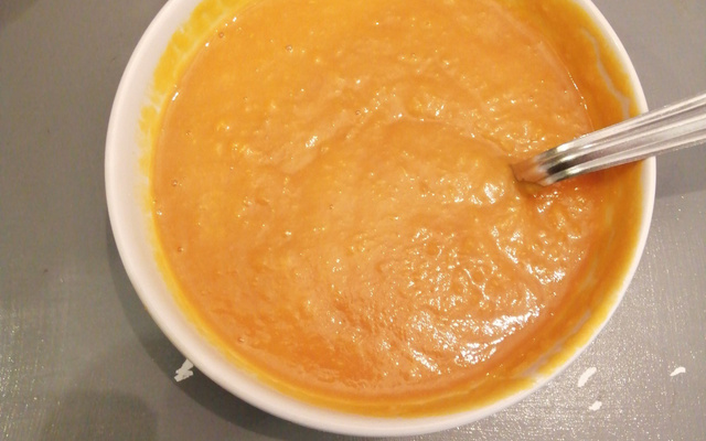 Soupe de potiron aux éclats de châtaignes