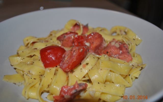 Tagliatelles au pesto et saumon fumé