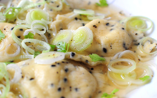 Ravioles de crevettes et son bouillon de crustacés Ariaké