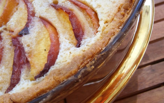 Tarte aux brugnons et crème d'amandes