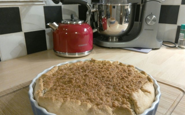 Crumble aux pommes et à la rhubarbe