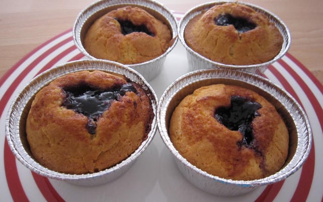 Muffins mûres et liqueur de rose