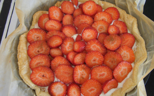 Tarte aux fraises, yaourt au citron et cannelle