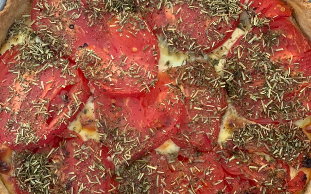 Tarte à la tomate et St-Marcellin à la provençale