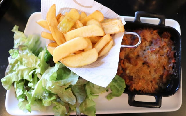 Andouillettes de Troyes au gratin de Chaource