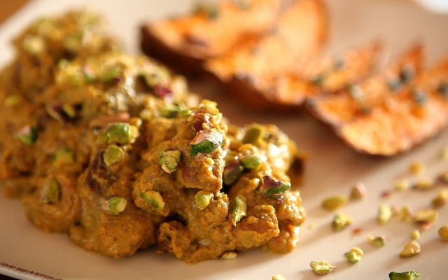 Agneau Korma à ma façon et patates douces rôties à la coriandre