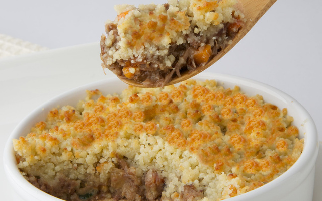 Crumble d'agneau confit au Société à saupoudrer