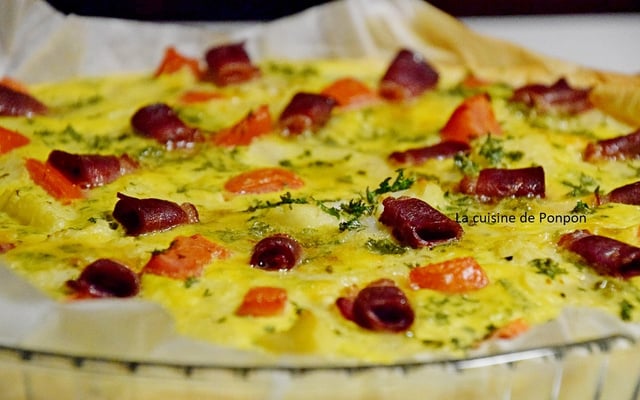 Tarte au chou-fleur, tomate et magret de canard fumé