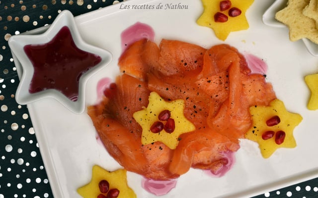 Saumon fumé, mangue et sirop de grenade