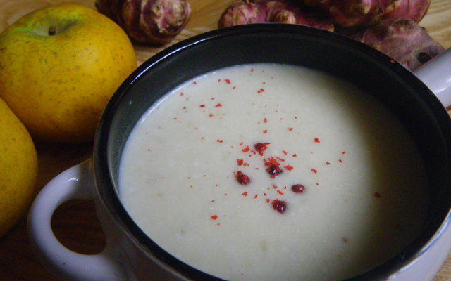 Velouté de topinambours aux pommes
