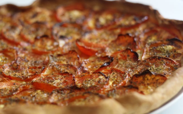 Tarte à la tomate et à la moutarde