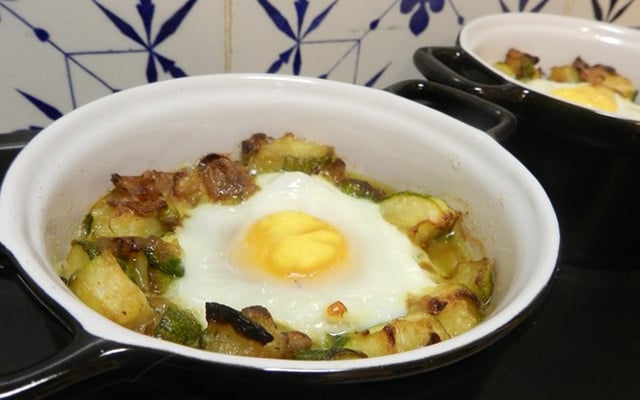 Œufs cocotte à la fondue de courgettes