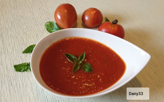 Sauce tomates pour pizza au basilic (thermomix)
