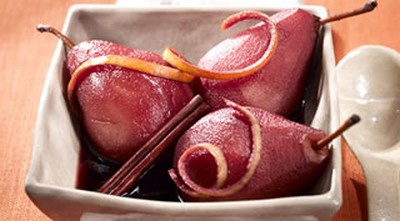 Poires Conférences pochées au vin rouge