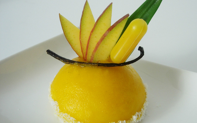 Entremet vanille bourbon, fruits exotiques, mangue, noix de coco