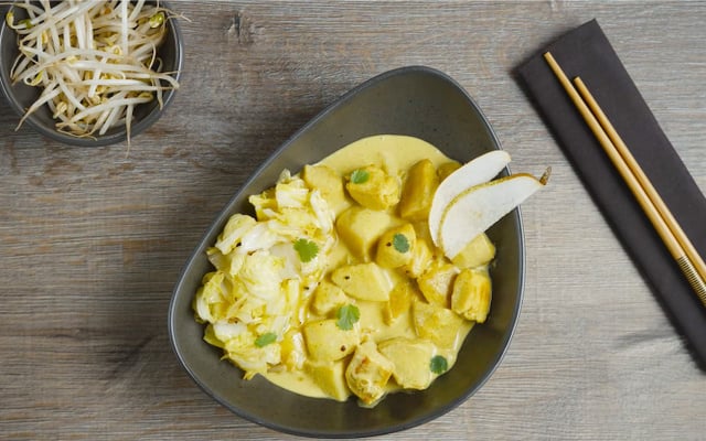 Wok de lapin au curry et aux poires