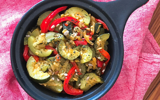 Cocotte de courgettes et poivrons, graines de couscous
