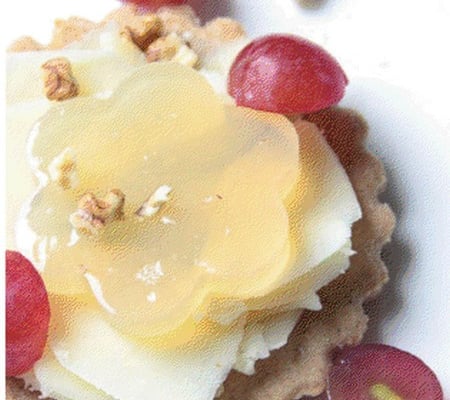 Tartelette au Comté et vin jaune