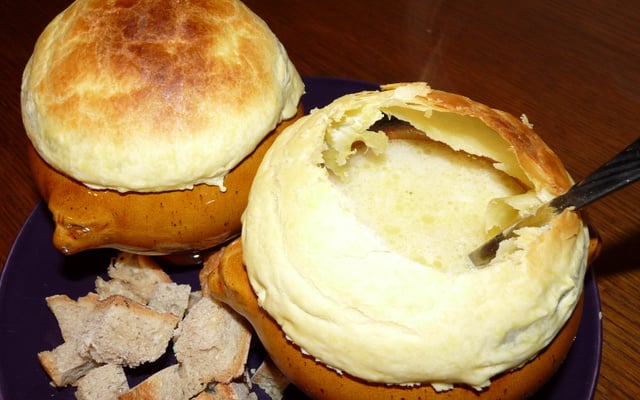 Soupe à l'oignon et son dôme maison