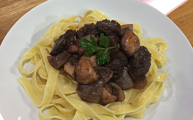 Bavette de bœuf façon bourguignon