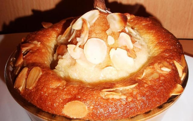 Poire et crème d'amande aux pépites de chocolat