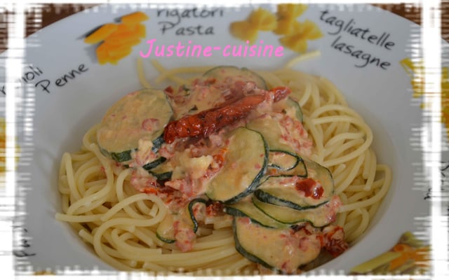 Pâtes aux courgettes, chorizo et tomates séchées