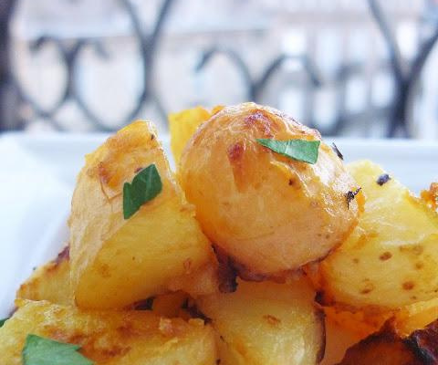 Pommes de terre nouvelles rôties à la moutarde douce