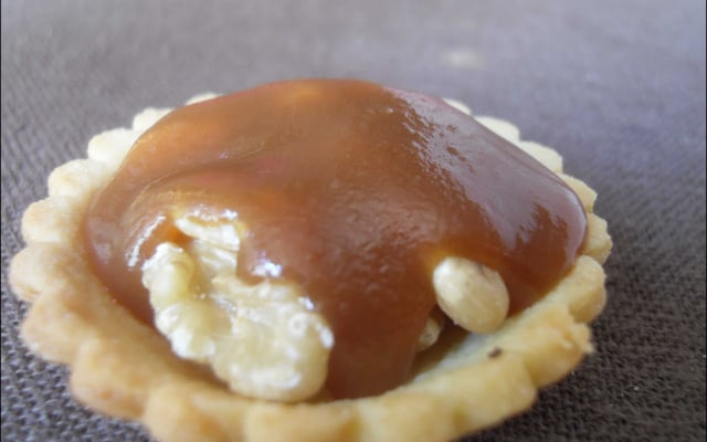 Tartelettes sablées au caramel et aux noix