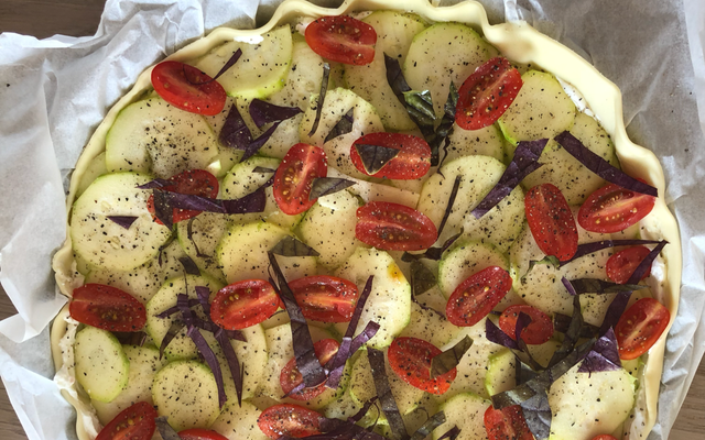 Tarte au Chavroux, tomates et courgettes