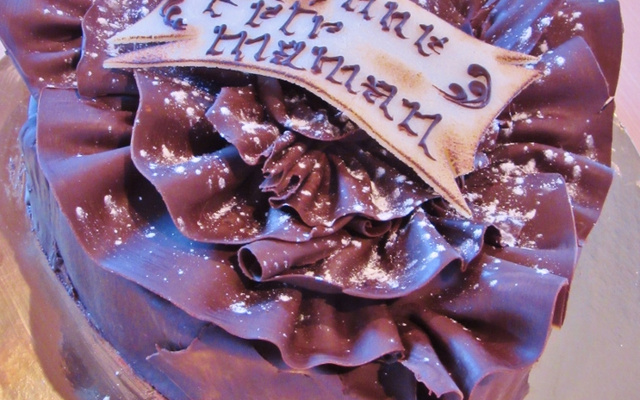 Gâteau feuille d'automne en forme de cœur